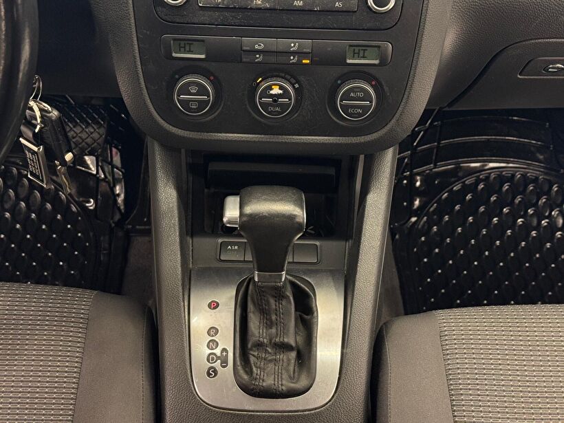 2006 Benzin Otomatik Volkswagen Jetta Bej Polat Araç Dizayn Otomotiv İnşaat Sanayi Ve Ticaret Limited Şirketi