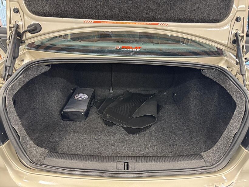 2006 Benzin Otomatik Volkswagen Jetta Bej Polat Araç Dizayn Otomotiv İnşaat Sanayi Ve Ticaret Limited Şirketi