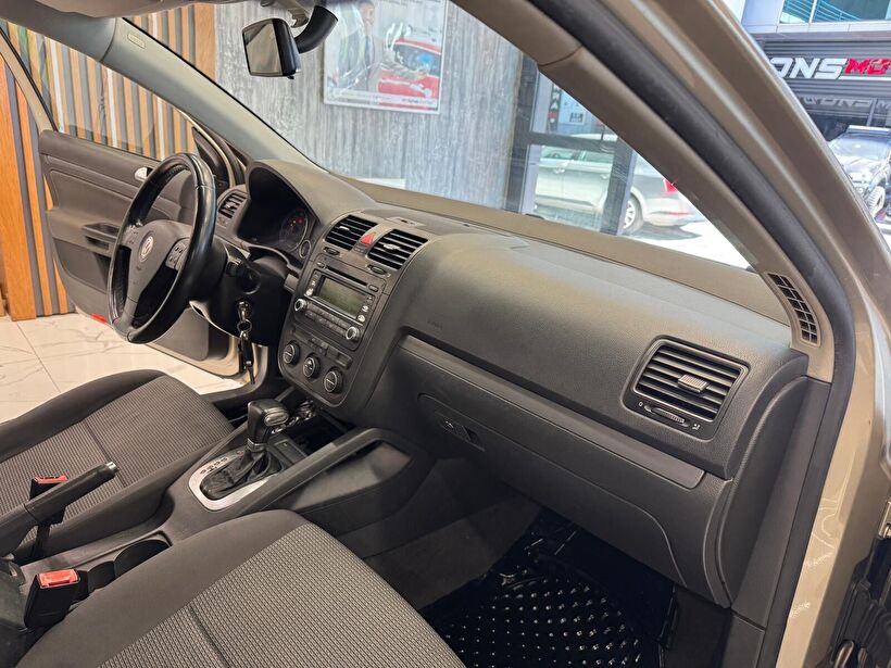 2006 Benzin Otomatik Volkswagen Jetta Bej Polat Araç Dizayn Otomotiv İnşaat Sanayi Ve Ticaret Limited Şirketi