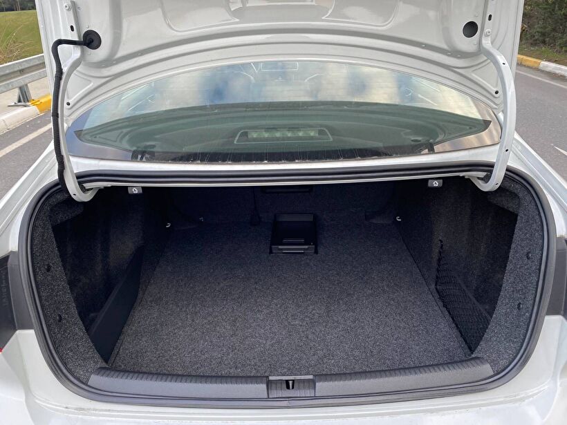 2017 Benzin Otomatik Volkswagen Jetta Beyaz Polat Araç Dizayn Otomotiv İnşaat Sanayi Ve Ticaret Limited Şirketi