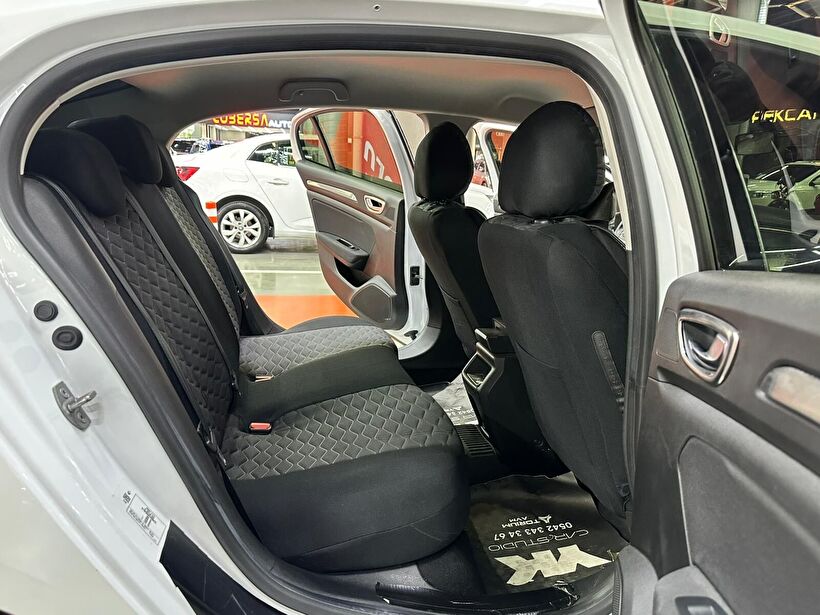 2022 Benzin Otomatik Renault Megane Beyaz Polat Araç Dizayn Otomotiv İnşaat Sanayi Ve Ticaret Limited Şirketi