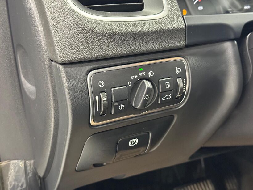 2014 Dizel Otomatik Volvo S60 Beyaz Polat Araç Dizayn Otomotiv İnşaat Sanayi Ve Ticaret Limited Şirketi