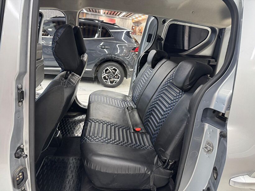 2023 Dizel Manuel Renault Kangoo Express Gri Polat Araç Dizayn Otomotiv İnşaat Sanayi Ve Ticaret Limited Şirketi