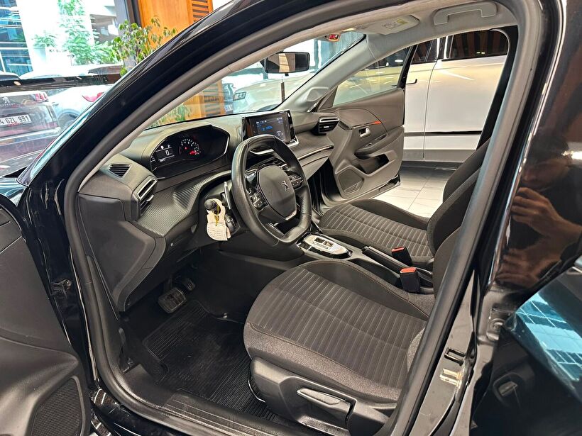 2023 Benzin Otomatik Peugeot 208 Siyah Polat Araç Dizayn Otomotiv İnşaat Sanayi Ve Ticaret Limited Şirketi