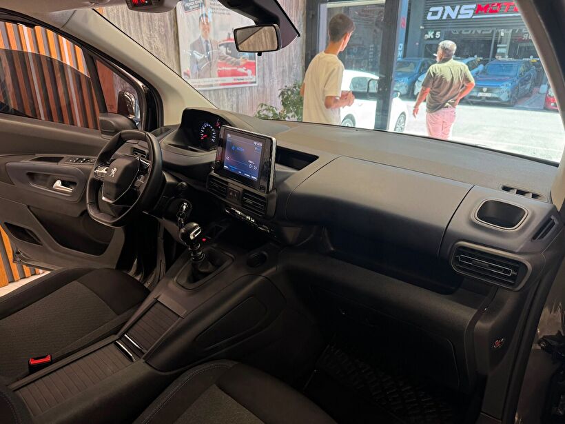 2023 Dizel Manuel Peugeot Rifter Füme Polat Araç Dizayn Otomotiv İnşaat Sanayi Ve Ticaret Limited Şirketi