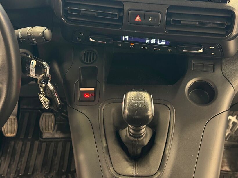 2023 Dizel Manuel Peugeot Rifter Füme Polat Araç Dizayn Otomotiv İnşaat Sanayi Ve Ticaret Limited Şirketi