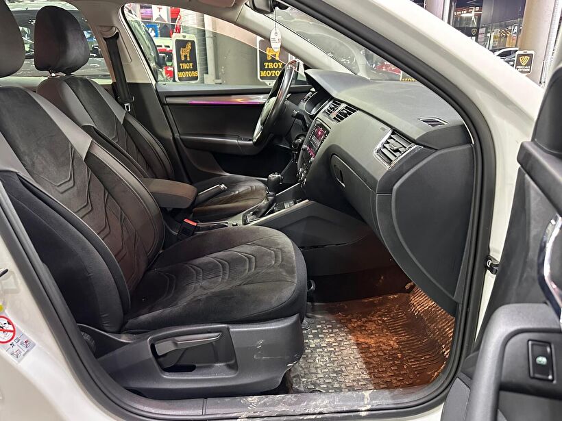 2018 Dizel Otomatik Skoda Octavia Beyaz Polat Araç Dizayn Otomotiv İnşaat Sanayi Ve Ticaret Limited Şirketi