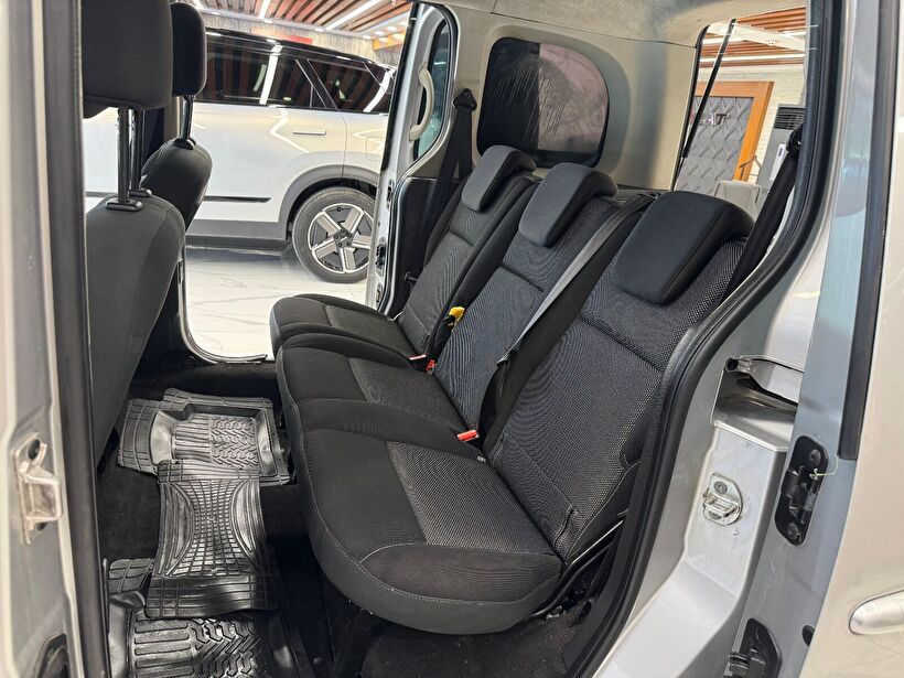 2016 Dizel Manuel Renault Kangoo Multix Gri Polat Araç Dizayn Otomotiv İnşaat Sanayi Ve Ticaret Limited Şirketi