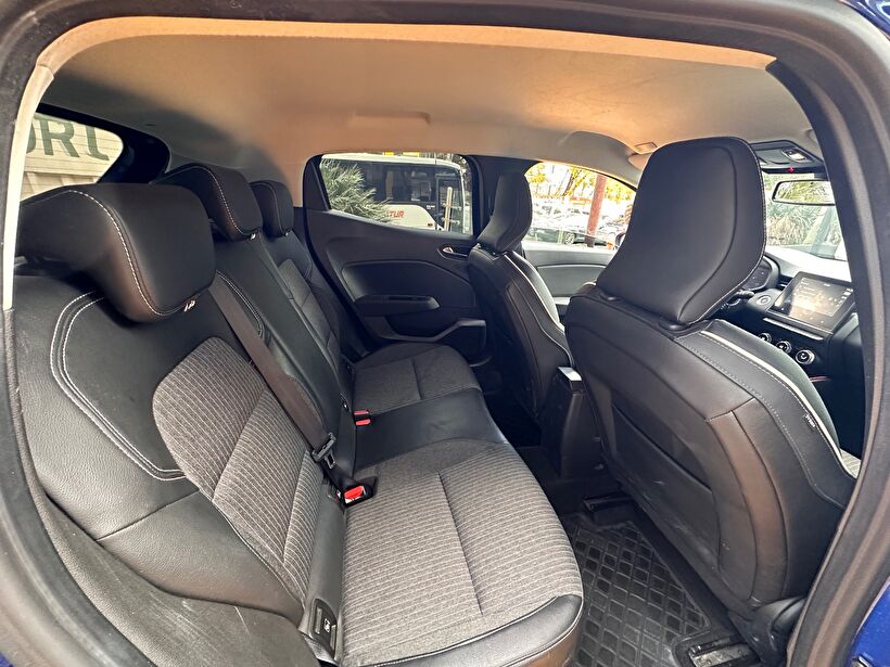 2022 Benzin Otomatik Renault Clio Mavi Polat Araç Dizayn Otomotiv İnşaat Sanayi Ve Ticaret Limited Şirketi