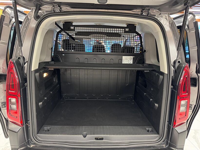 2024 Dizel Otomatik Fiat Doblo Gri Polat Araç Dizayn Otomotiv İnşaat Sanayi Ve Ticaret Limited Şirketi