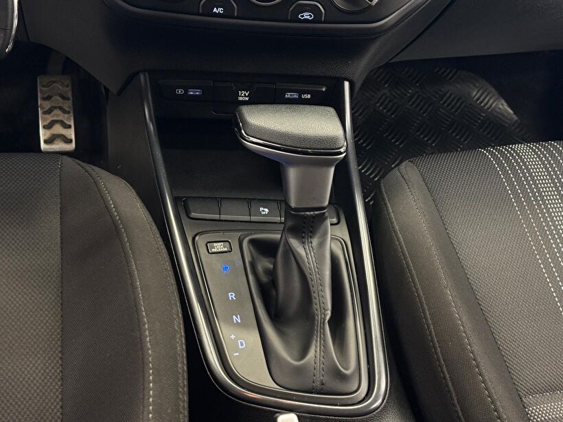 2023 Benzin Otomatik Hyundai Bayon Kırmızı Polat Araç Dizayn Otomotiv İnşaat Sanayi Ve Ticaret Limited Şirketi