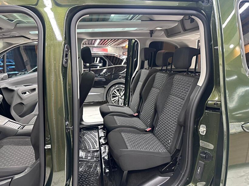 2024 Dizel Otomatik Peugeot Rifter Yeşil Polat Araç Dizayn Otomotiv İnşaat Sanayi Ve Ticaret Limited Şirketi