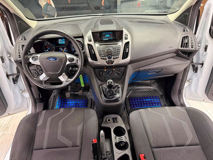 2015 Dizel Manuel Ford Tourneo Connect Beyaz Polat Araç Dizayn Otomotiv İnşaat Sanayi Ve Ticaret Limited Şirketi