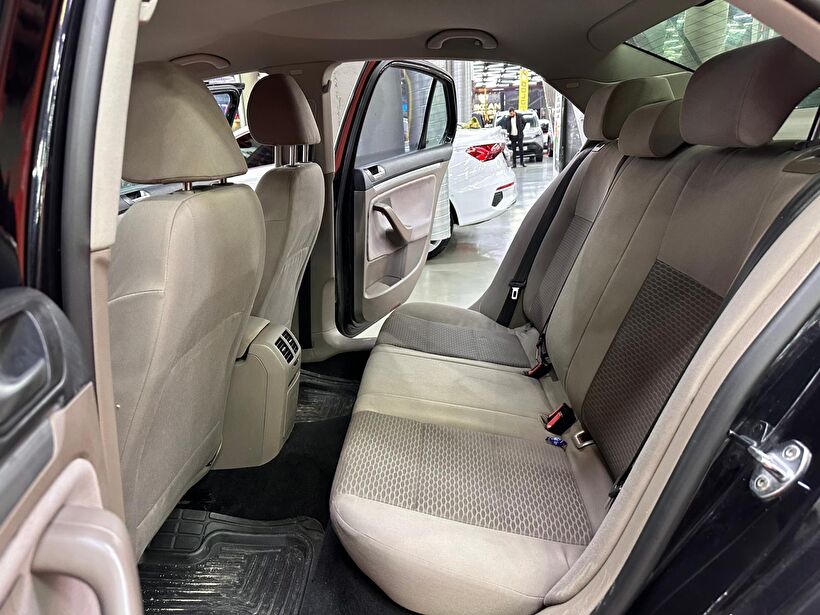 2010 Dizel Otomatik Volkswagen Jetta Siyah Polat Araç Dizayn Otomotiv İnşaat Sanayi Ve Ticaret Limited Şirketi