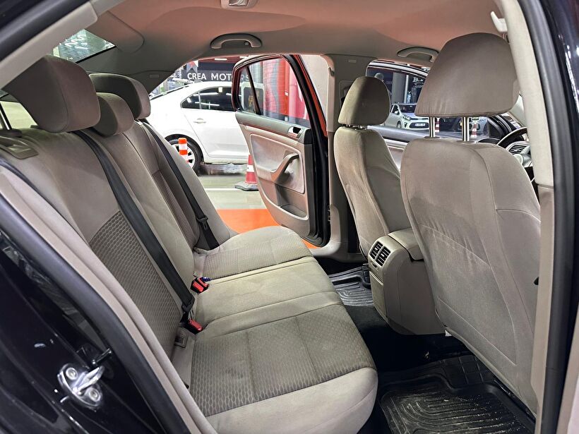 2010 Dizel Otomatik Volkswagen Jetta Siyah Polat Araç Dizayn Otomotiv İnşaat Sanayi Ve Ticaret Limited Şirketi