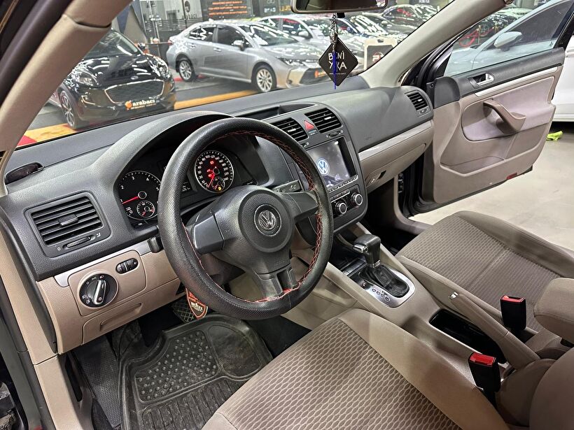 2010 Dizel Otomatik Volkswagen Jetta Siyah Polat Araç Dizayn Otomotiv İnşaat Sanayi Ve Ticaret Limited Şirketi