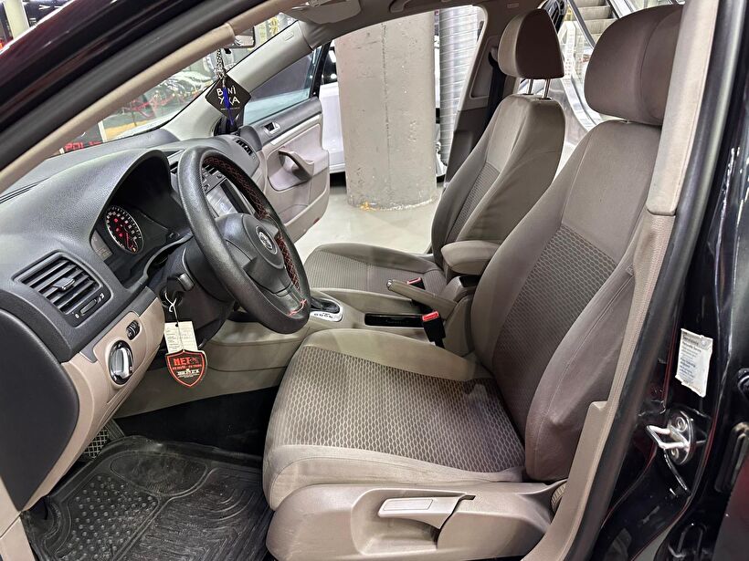 2010 Dizel Otomatik Volkswagen Jetta Siyah Polat Araç Dizayn Otomotiv İnşaat Sanayi Ve Ticaret Limited Şirketi