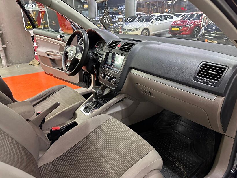 2010 Dizel Otomatik Volkswagen Jetta Siyah Polat Araç Dizayn Otomotiv İnşaat Sanayi Ve Ticaret Limited Şirketi