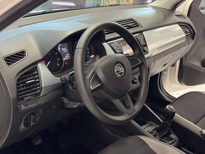 2017 Benzin Manuel Skoda Fabia Beyaz Polat Araç Dizayn Otomotiv İnşaat Sanayi Ve Ticaret Limited Şirketi