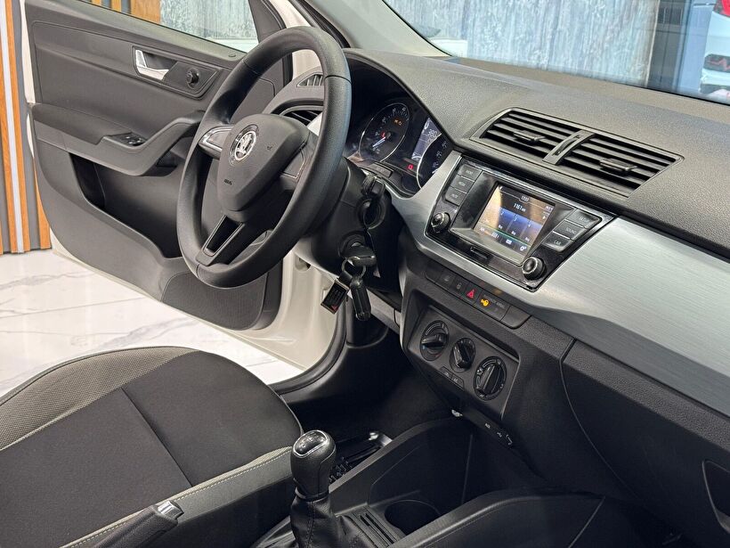 2017 Benzin Manuel Skoda Fabia Beyaz Polat Araç Dizayn Otomotiv İnşaat Sanayi Ve Ticaret Limited Şirketi