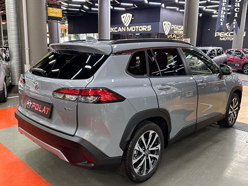 2025 Benzin Otomatik Toyota Corolla Cross Gümüş Gri Polat Araç Dizayn Otomotiv İnşaat Sanayi Ve Ticaret Limited Şirketi