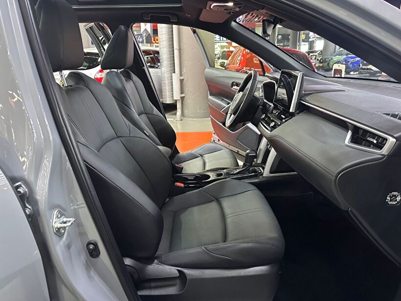 2025 Benzin Otomatik Toyota Corolla Cross Gümüş Gri Polat Araç Dizayn Otomotiv İnşaat Sanayi Ve Ticaret Limited Şirketi