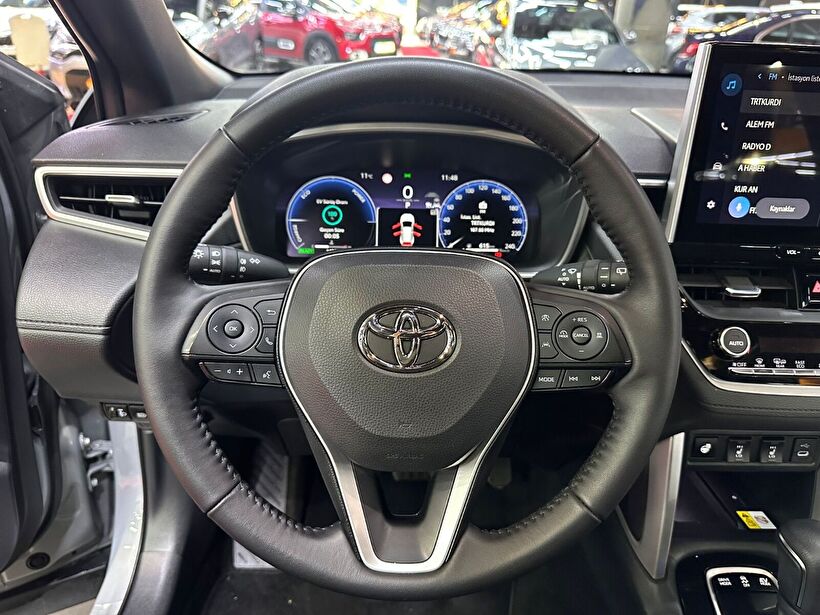 2025 Benzin Otomatik Toyota Corolla Cross Gümüş Gri Polat Araç Dizayn Otomotiv İnşaat Sanayi Ve Ticaret Limited Şirketi