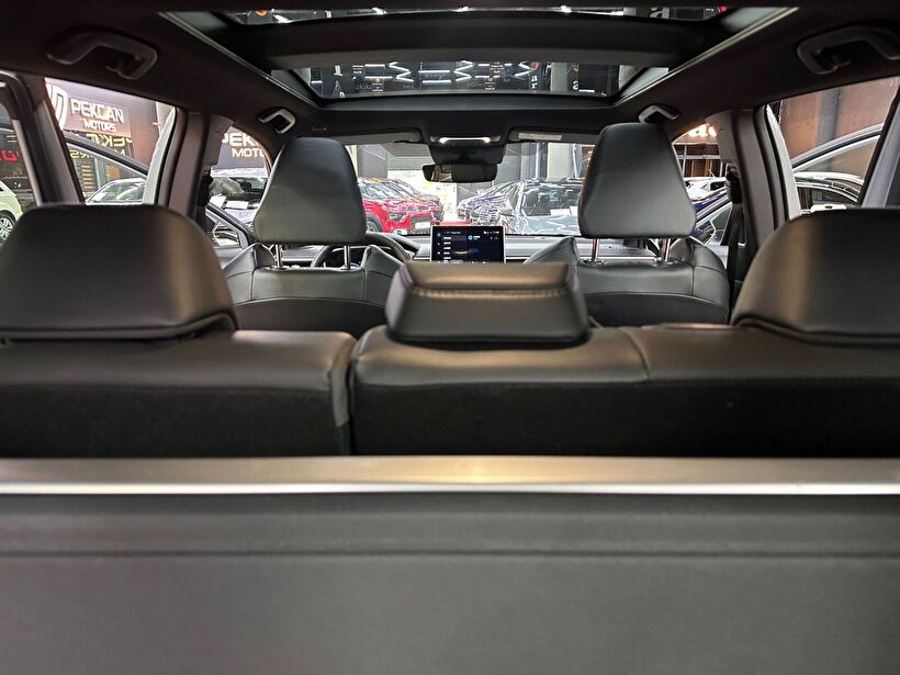 2025 Benzin Otomatik Toyota Corolla Cross Gümüş Gri Polat Araç Dizayn Otomotiv İnşaat Sanayi Ve Ticaret Limited Şirketi
