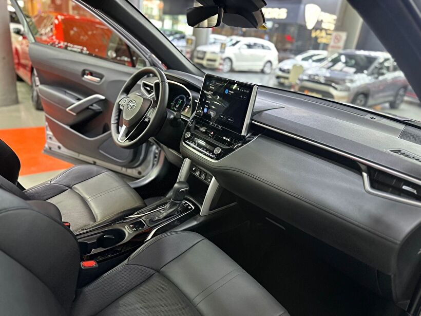 2025 Benzin Otomatik Toyota Corolla Cross Gümüş Gri Polat Araç Dizayn Otomotiv İnşaat Sanayi Ve Ticaret Limited Şirketi