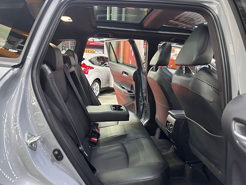2025 Benzin Otomatik Toyota Corolla Cross Gümüş Gri Polat Araç Dizayn Otomotiv İnşaat Sanayi Ve Ticaret Limited Şirketi
