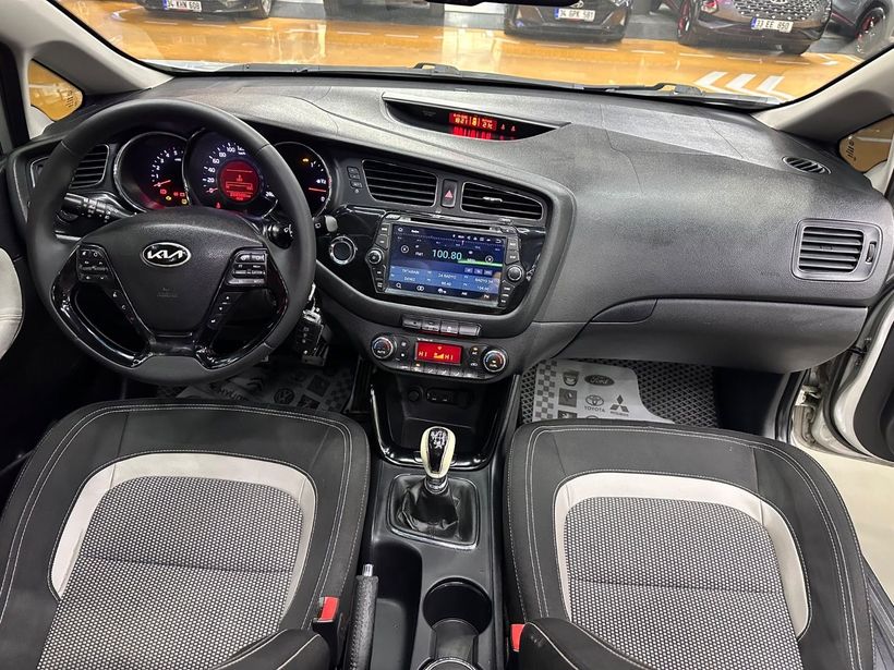 2013 Dizel Manuel Kia Ceed Gümüş Gri Polat Araç Dizayn Otomotiv İnşaat Sanayi Ve Ticaret Limited Şirketi