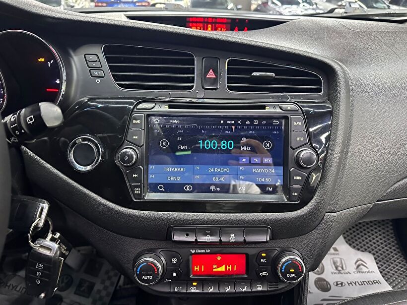 2013 Dizel Manuel Kia Ceed Gümüş Gri Polat Araç Dizayn Otomotiv İnşaat Sanayi Ve Ticaret Limited Şirketi