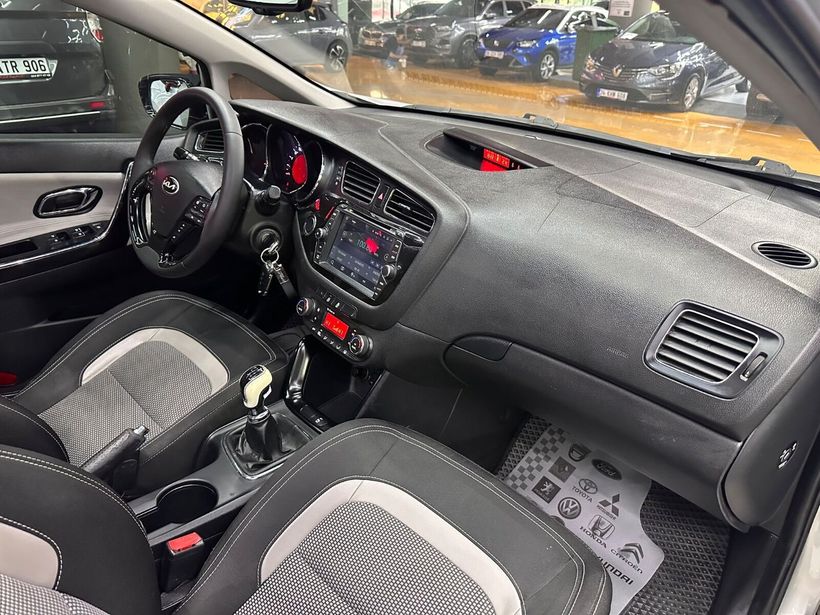 2013 Dizel Manuel Kia Ceed Gümüş Gri Polat Araç Dizayn Otomotiv İnşaat Sanayi Ve Ticaret Limited Şirketi