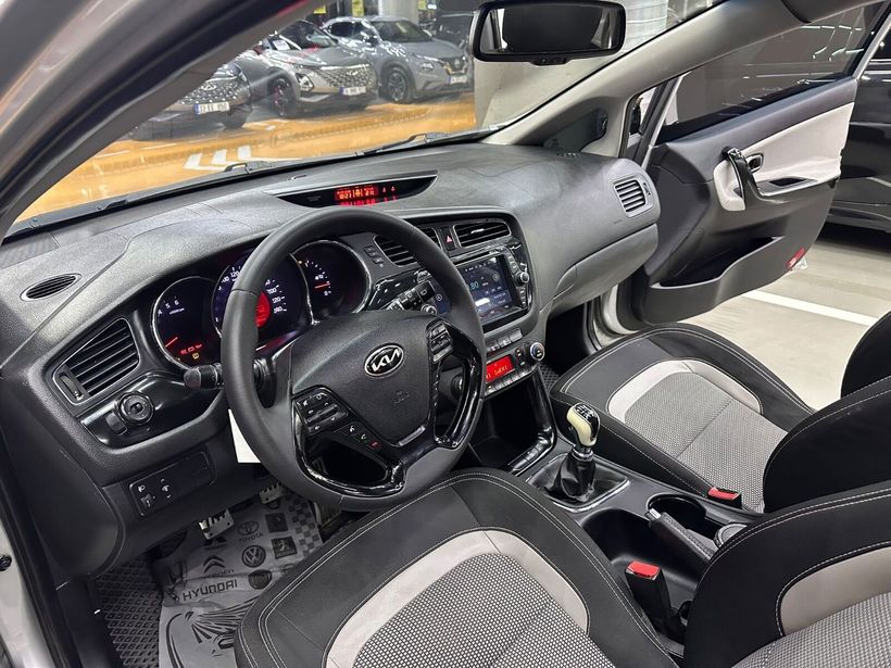 2013 Dizel Manuel Kia Ceed Gümüş Gri Polat Araç Dizayn Otomotiv İnşaat Sanayi Ve Ticaret Limited Şirketi