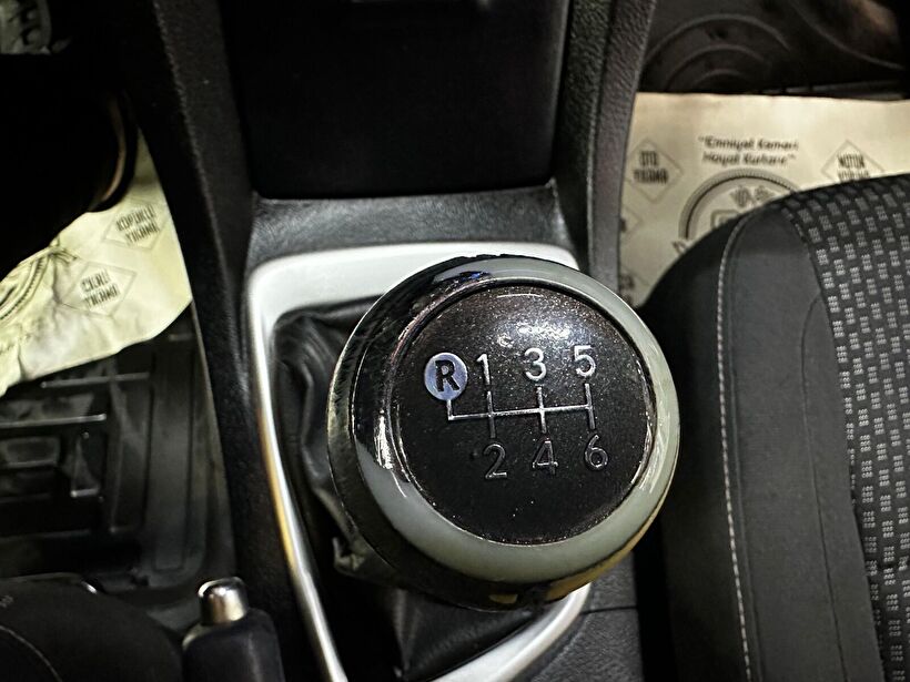 2013 Benzin + LPG Manuel Toyota Corolla Beyaz Polat Araç Dizayn Otomotiv İnşaat Sanayi Ve Ticaret Limited Şirketi