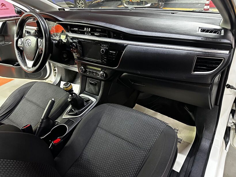 2013 Benzin + LPG Manuel Toyota Corolla Beyaz Polat Araç Dizayn Otomotiv İnşaat Sanayi Ve Ticaret Limited Şirketi