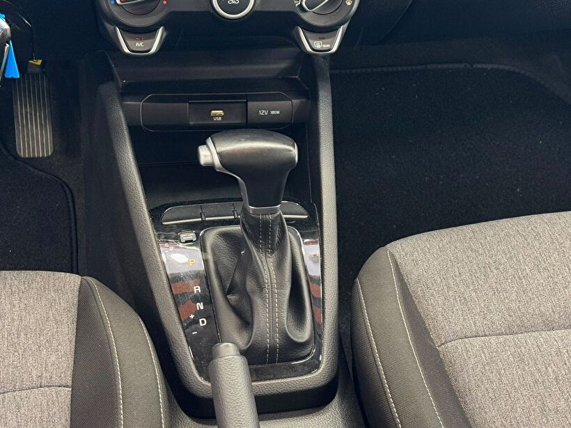 2020 Benzin Otomatik Kia Stonic Beyaz Polat Araç Dizayn Otomotiv İnşaat Sanayi Ve Ticaret Limited Şirketi