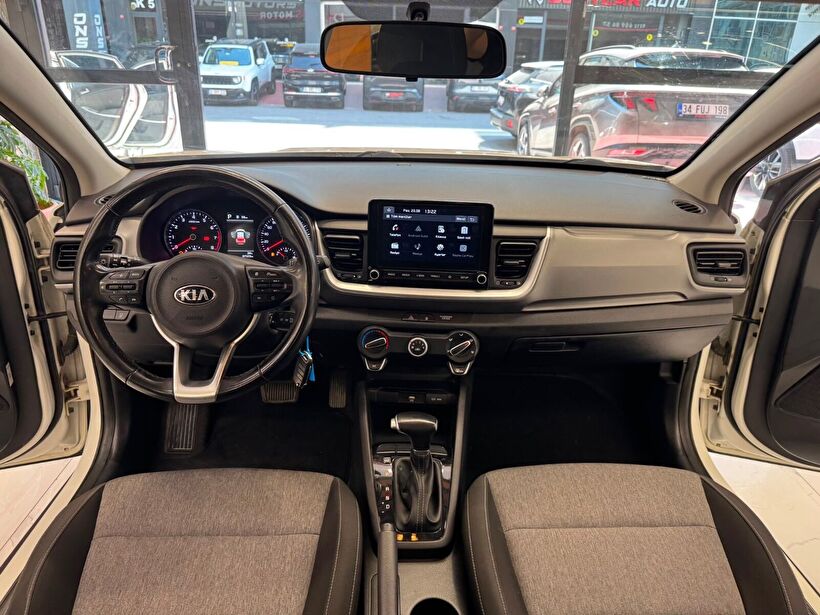 2020 Benzin Otomatik Kia Stonic Beyaz Polat Araç Dizayn Otomotiv İnşaat Sanayi Ve Ticaret Limited Şirketi