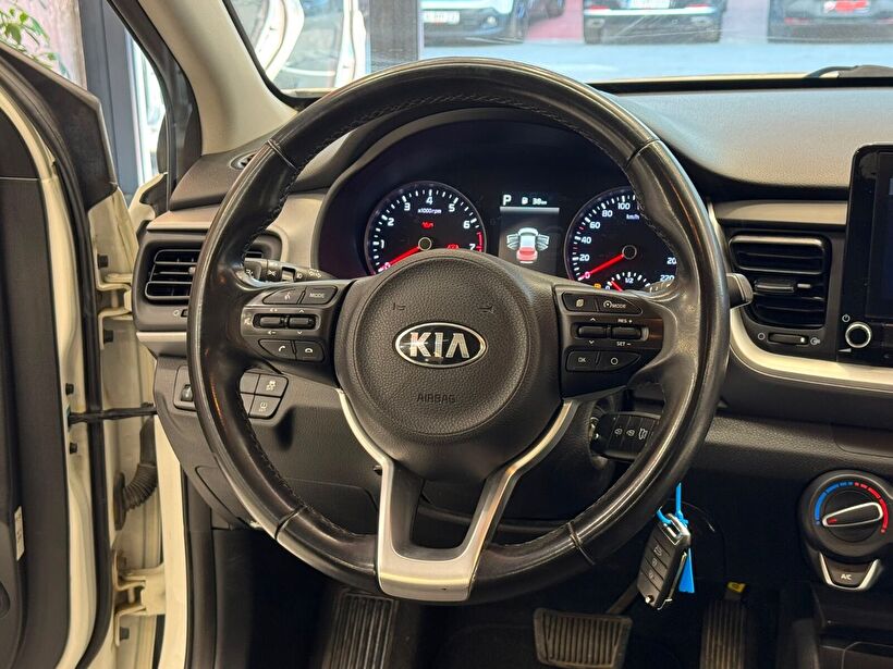 2020 Benzin Otomatik Kia Stonic Beyaz Polat Araç Dizayn Otomotiv İnşaat Sanayi Ve Ticaret Limited Şirketi
