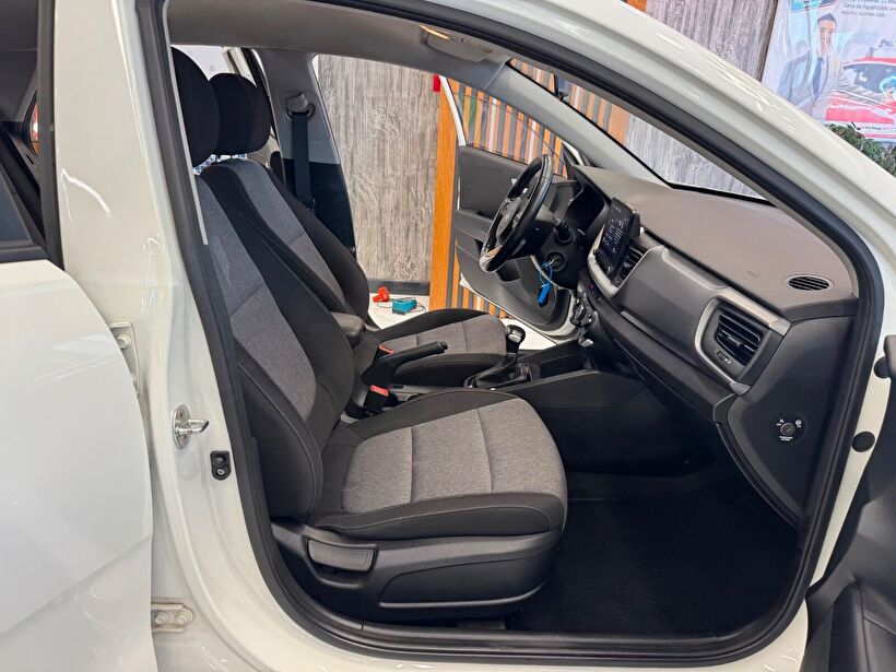 2020 Benzin Otomatik Kia Stonic Beyaz Polat Araç Dizayn Otomotiv İnşaat Sanayi Ve Ticaret Limited Şirketi
