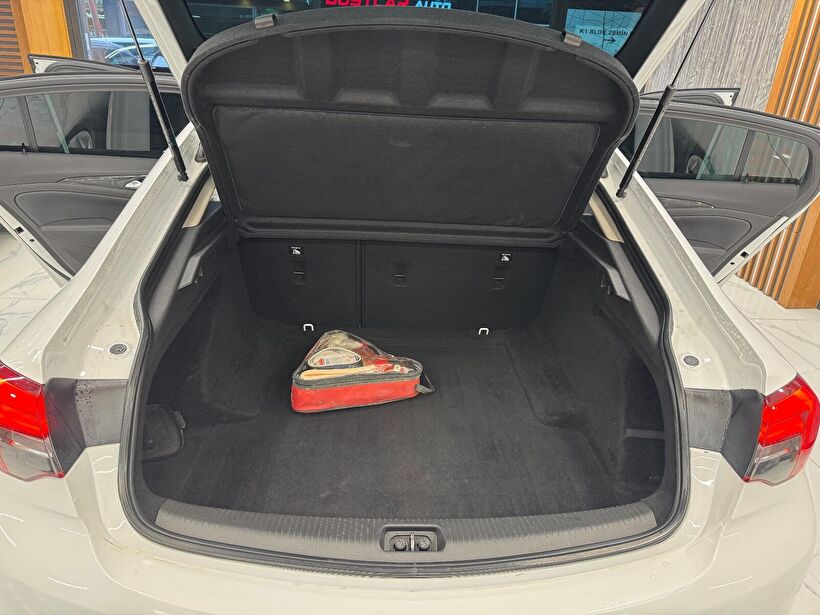 2020 Dizel Otomatik Opel Insignia Beyaz Polat Araç Dizayn Otomotiv İnşaat Sanayi Ve Ticaret Limited Şirketi