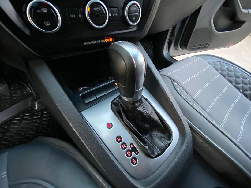 2013 Dizel Otomatik Volkswagen Jetta Gri Polat Araç Dizayn Otomotiv İnşaat Sanayi Ve Ticaret Limited Şirketi