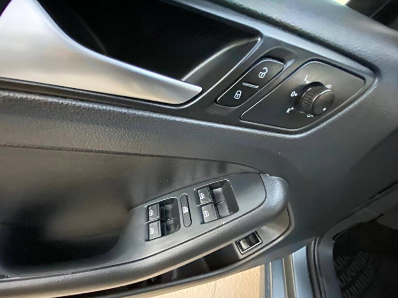 2013 Dizel Otomatik Volkswagen Jetta Gri Polat Araç Dizayn Otomotiv İnşaat Sanayi Ve Ticaret Limited Şirketi