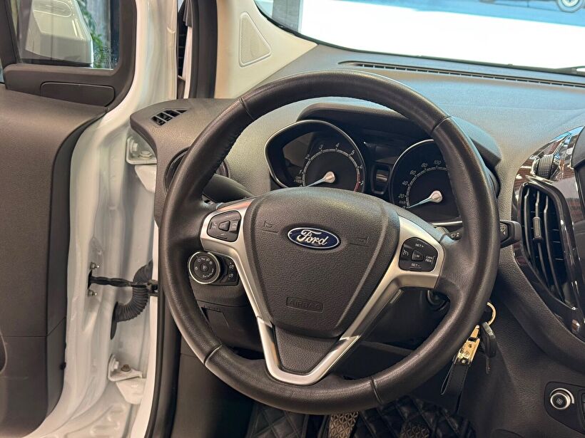 2023 Benzin Manuel Ford Tourneo Courier Beyaz Polat Araç Dizayn Otomotiv İnşaat Sanayi Ve Ticaret Limited Şirketi