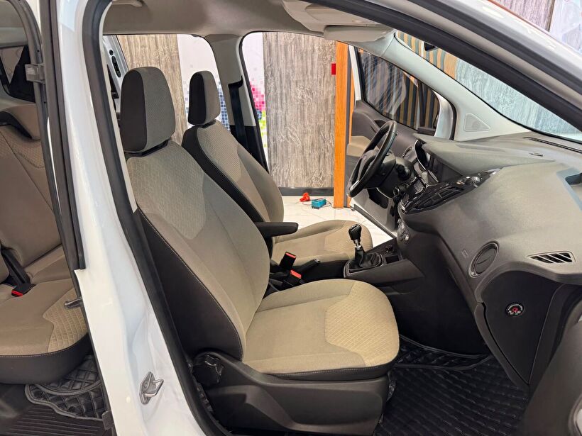 2023 Benzin Manuel Ford Tourneo Courier Beyaz Polat Araç Dizayn Otomotiv İnşaat Sanayi Ve Ticaret Limited Şirketi
