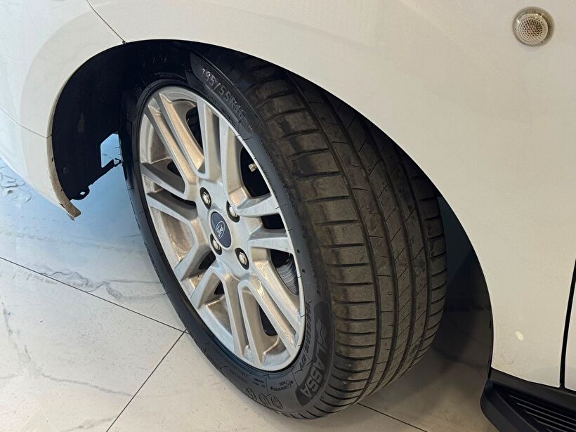 2023 Benzin Manuel Ford Tourneo Courier Beyaz Polat Araç Dizayn Otomotiv İnşaat Sanayi Ve Ticaret Limited Şirketi