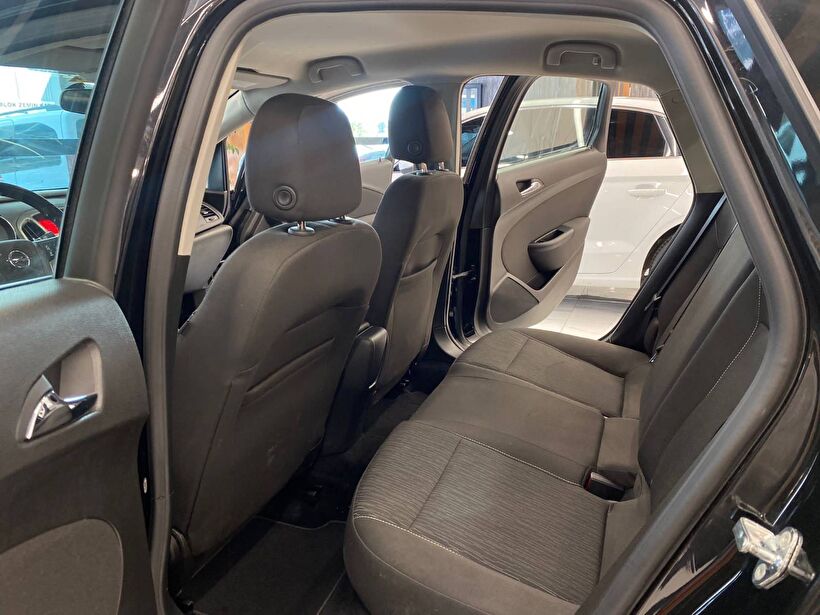 2017 Dizel Otomatik Opel Astra Siyah Polat Araç Dizayn Otomotiv İnşaat Sanayi Ve Ticaret Limited Şirketi