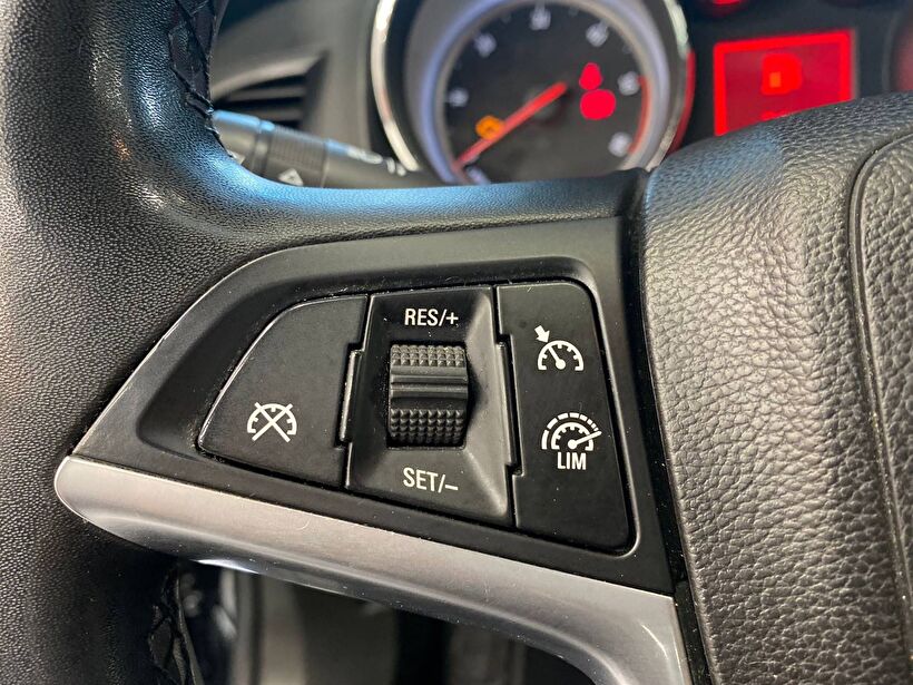 2017 Dizel Otomatik Opel Astra Siyah Polat Araç Dizayn Otomotiv İnşaat Sanayi Ve Ticaret Limited Şirketi