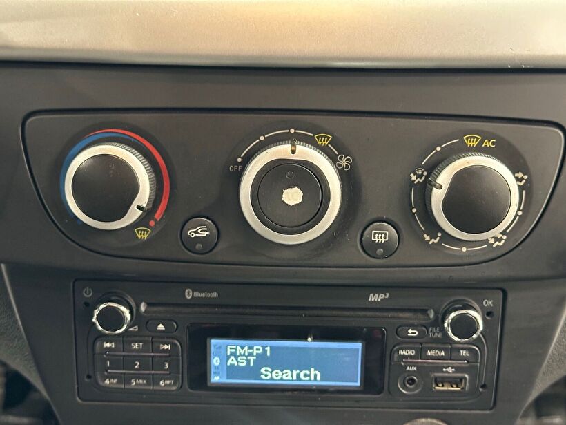 2013 Dizel Otomatik Renault Fluence Siyah Polat Araç Dizayn Otomotiv İnşaat Sanayi Ve Ticaret Limited Şirketi