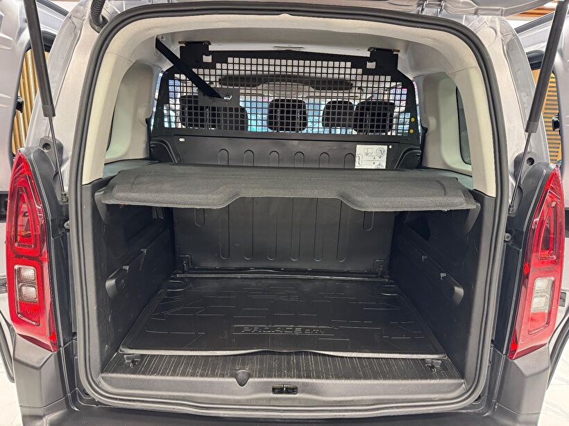 2025 Dizel Otomatik Toyota Proace City Gri Polat Araç Dizayn Otomotiv İnşaat Sanayi Ve Ticaret Limited Şirketi